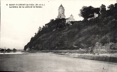 Saint-Florent-le-Vieil (M-et-L.) — La Grève de la Loire et le Coteau — F. Chapeau, Nantes