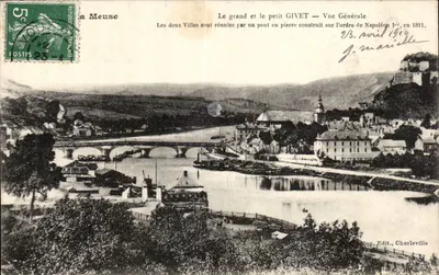 Givet — Vista Geral — O grande e o pequeno Givet unidos por uma ponte de pedra construída por ordem de Napoleão I, em 1811. Édit. Charleville