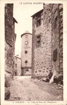Salers — Torre e Rua dos Templários — I.E. Cantal Illustre