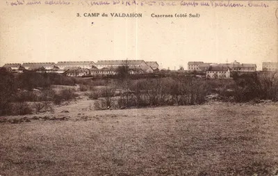 Camp de Valdahon — Casernas (lado Sul) — Vignes - Le Valdahon