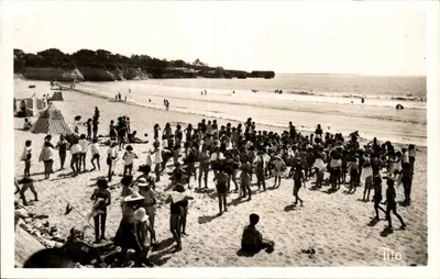 Royan - La Plage — Vue sur la Pointe de Vallières — Édition M. TITO - Bordeaux