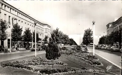 Royan - Boulevard A. Briand — vers le Marché Couvert — C.A.P. (58) Réal-Photo