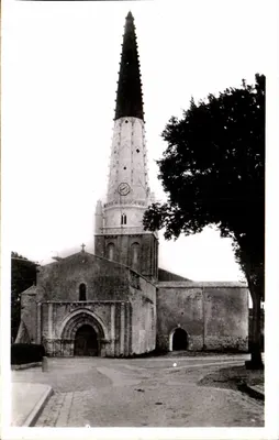 ARS-en-RÉ — O Campanário e o Portal da Igreja România — Edições NOZAS 18
