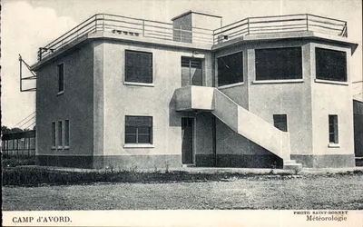 Camp de Avord — Estação meteorológica — Foto Saint-Bonnet