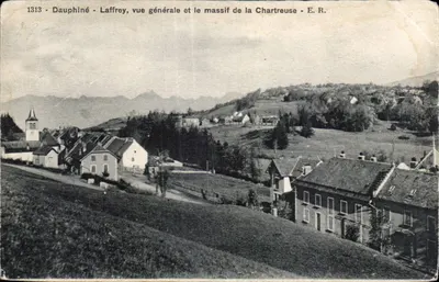 Dauphine - Laffrey - Vista Geral e o Massif da Chartreuse - Bilhete postal antigo
