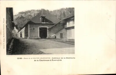 Interior da Destiladora da Grande Chartreuse em Fourvoirie — Estrada da Grande Chartreuse — Cliché P. Alype, Miribel-les-Echelles, Déposé
