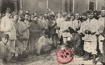 Soldats en uniforme — pommes de terre — L. V., édit. Dijon