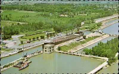 Travessa #3 do sistema do canal Welland — St. Catharines, Ontario — editor Peterborough Post Card Co.