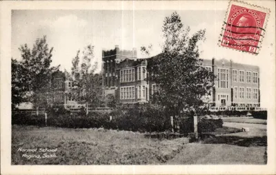 Escola Normal — Regina, Sask. — Impressa por The HalloType Co. Ltd., Ottawa