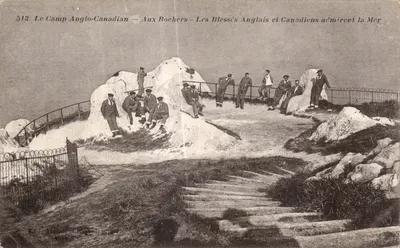 O Campo Anglo-Canadense — Nos Rochos — Os Feridos Ingleses e Canadenses Admitem o Mar — Aromat, Dép. Jura