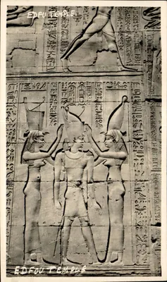 Templo de Édfou — bas-relief egípcio —