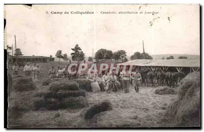 Camp de Coëtquidan — Cavalaria, distribuição de feno.