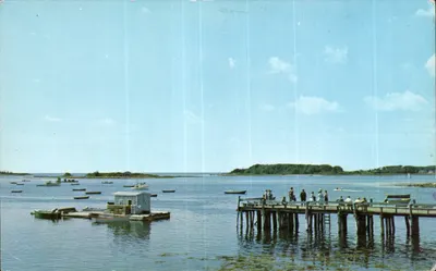 Pier de Pesca do Landlubber — Cape Porpoise, Maine — Wakefield Trading Co.