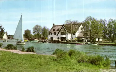 O rio Bure em Horning Ferry — Norfolk Broads — editor PTI3851