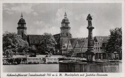 Freudenstadt — Macktplatz com fonte da Justiça — Alltäinverlag G. Schnitzler