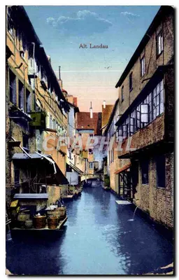 Alt Landau — rua pavimentada com canal — editor não visível