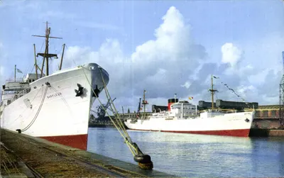 Fort Richelieu — Bananiers dans le port de Dieppe — Édité par le Comité National de l'Enfance