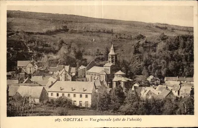 Orcival — Vista geral (lado da abside) — n° 967
