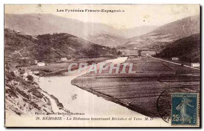 I Pirenei franco-spagnoli — Il fiume Bidassoa che attraversa Biriaton e Vera — Fot. Marcel Delboy, Bordeaux