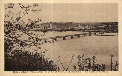Entre CHAMPTOCHAUX (M.-et-L.) e OUDON (Loire-Inf.) — O Rio Loire e o Ponte