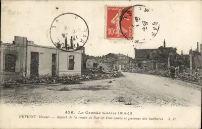Revigny (Meuse) — Aspecto da estrada de Bar-le-Duc após o passagem dos bárbaros — A.R. n°426
