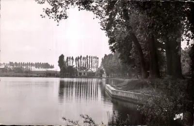 Le Quesnoy (Nord) — O Lago do Ponte Vermelha, A Avenida dos Pescadores — JEM