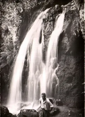 Cachoeira da Dragne — Arredores de LUZY — Fotografia Verdadeira Proibida