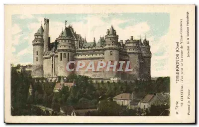 Zamek Pierrefonds — Widok z drogi do Villers-Cotterets — Solution Pautauberge