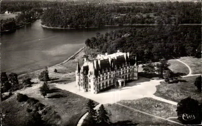 Mortefontaine (Oise) — Vista aérea — O Castelo de Vallière — Edições Aéreas Combier