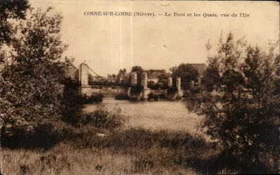 Cosne-sur-Loire (Nièvre) — O Ponte e os Cais, vista da Ilha
