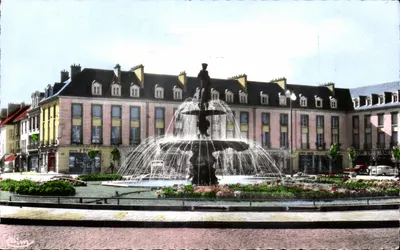 Vitry-le-François — Praça das Armas com fonte — Bilhete postal antigo da série 'CIM' por Combière
