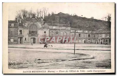 Sainte-Menehould (Marne) — Place de l'Hôtel de Ville — sala Charpentier