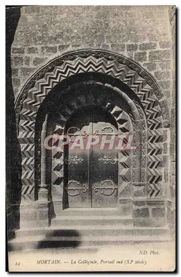 Mortain — A Colegiata, Portal sul (século XI) — ND Phot.