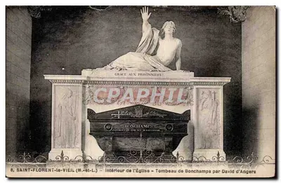Saint-Florent-le-Vieil (M.-et-L.) — Intérieur de l'Église — Tombeau de Bonchamps par David d'Angers