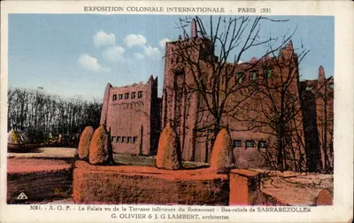 Exposition Coloniale Internationale - Paris 1931 - Le Palais vu de la Terrasse inférieure du Restaurant - Bas-reliefs de Sarrabezolles