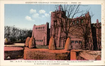 Exposition Coloniale Internationale - Paris 1931 - Le Palais vu de la Terrasse inférieure du Restaurant - Bas-reliefs de Sarrabezolles