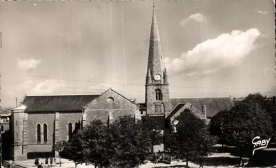 Igreja e monumento — Saint-Pair-sur-Mer (Manche) — Éditions Gaby