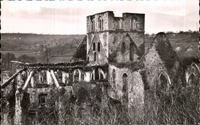 Abadia de Hambye — ruínas góticas — Fotocéphile