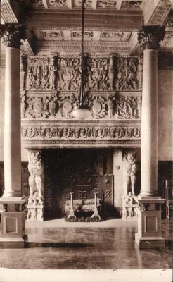 Castelo de Fontenay-le-Comte — Lareira Renascentista — Edições Artísticas Raymond Bergevin
