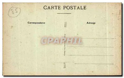 Mulher em vestido preto e chapéu — com guarda-chuva — Nos Sables-d'Olonne — editor impressor em Nantes — Verso