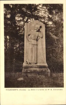 Mouchamps (Vendée) - A Estela na tumba do Sr. G. Clémenceau