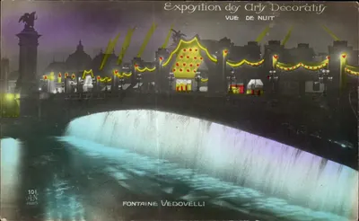 Exposition de l'Art Décoratif — Vue de nuit — Fontaine Vedovelli — A.N. Paris 101