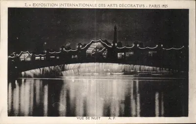 Exposition Internationale des Arts Décoratifs - Paris 1925 — Vue de nuit — A.P.