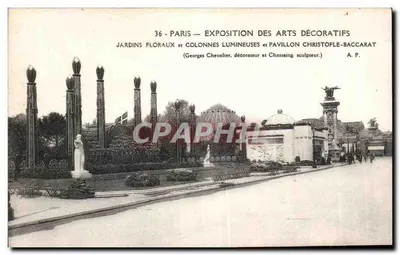 Paris — Exposition des Arts Décoratifs — Jardins floraux et colonnes lumineuses et pavillon Christofle-Baccarat
