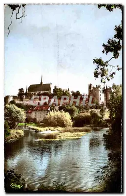 Montreuil-Bellay — O Castelo (século XIV) e a Igreja (século XV) às margens do Thouet — Cim