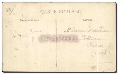 Saumur (M.-et-L.) — Wyższy oficer kadry skaczący przez licie — Fr. Voelecker, fot., Saumur, złożone — Rewers