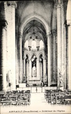 Airvault (Deux-Sèvres) — Interior da Igreja — Editor: Airvault