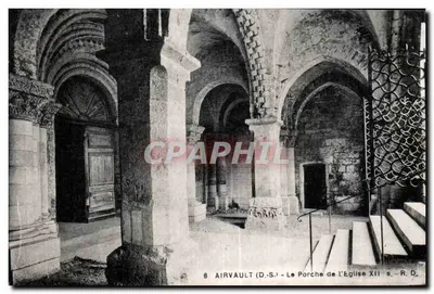 Airvault (D.-S.) — O Portal da Igreja do Século XII — R. D.