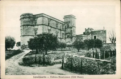 Lourmarin — Castelo da Renascença (Lado Oeste) — Edit-Roques, Tabac