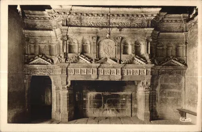Cordes (Vaucluse) — Lareira Renascentista, Sala do Castelo (1541) — Héliogravure Courrier Mâcon